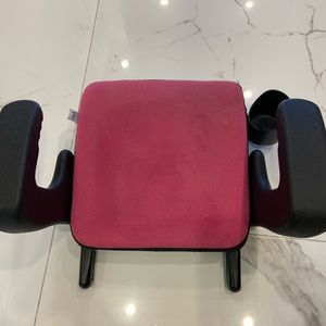 Clek Olli Backless Booster Car Seat in Pink